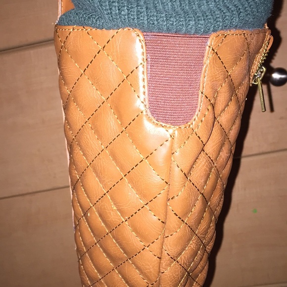 Light hazelnut pleather boots.Right below the knee - Picture 2 of 4